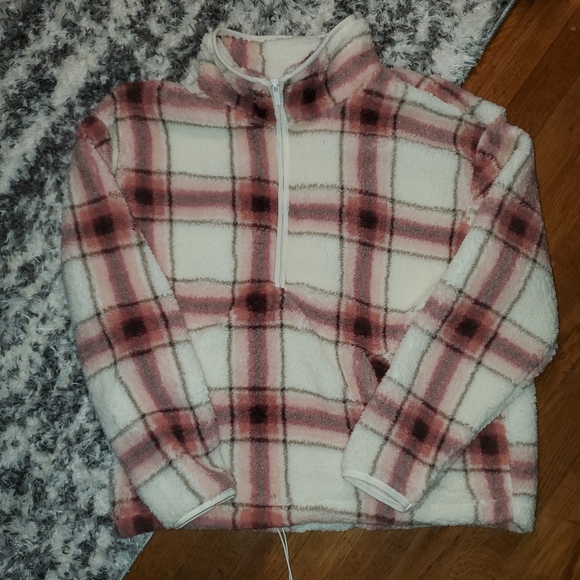 Half Zip Sherpa Plaid Pullover - Picture 2 of 11